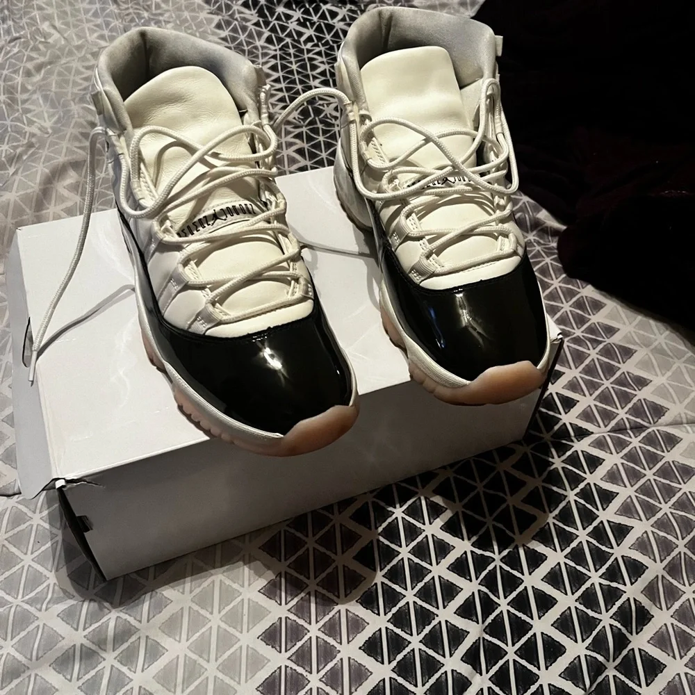 Shoes - Picture 2 of 3